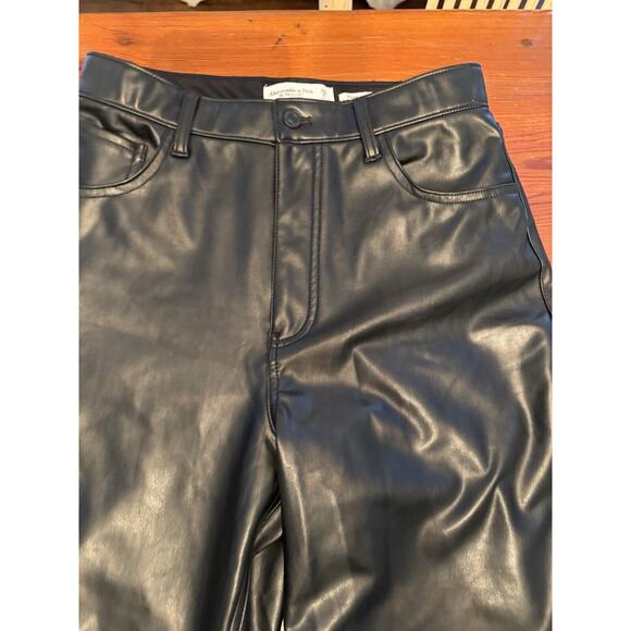 Abercrombie & Fitch Vegan Leather 90s Straight Ultra High Rise Pant Curve Love 6 - Picture 7 of 9